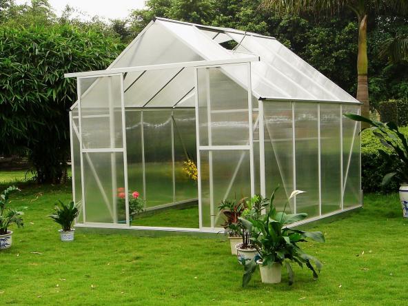 Plánujete skleník na zahradu? Poradíme vám jaký!